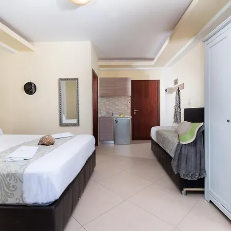 Maistrali 2 فندق مبيت وإفطار *