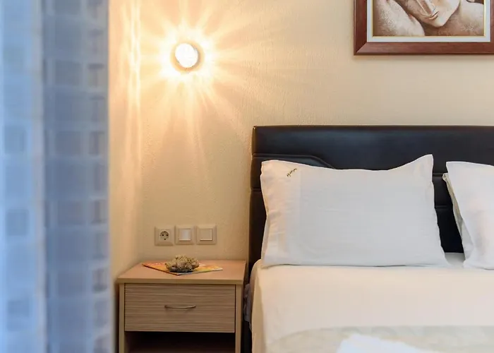 Maistrali 2 住宿加早餐酒店 萨尔蒂