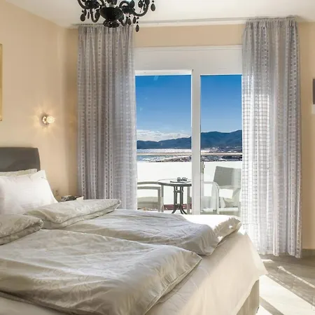 Maistrali 2 فندق مبيت وإفطار سارتي