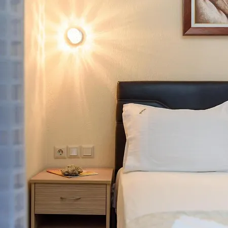 Maistrali 2 فندق مبيت وإفطار سارتي